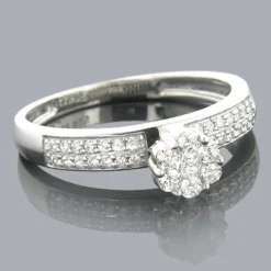 Ladies 14K White Gold Cluster Diamond Ring 0.50ct